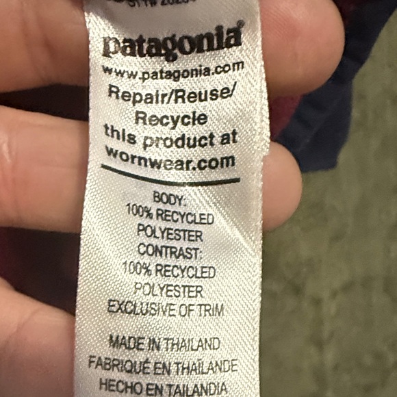 Patagonia Warm and Cozy Navy and Red Fleece Pullover - Picture 4 of 7